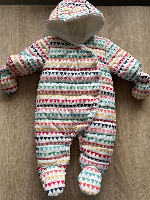 NEXT super kombinezon dziewczęcy z rękawiczkami 62 cm!