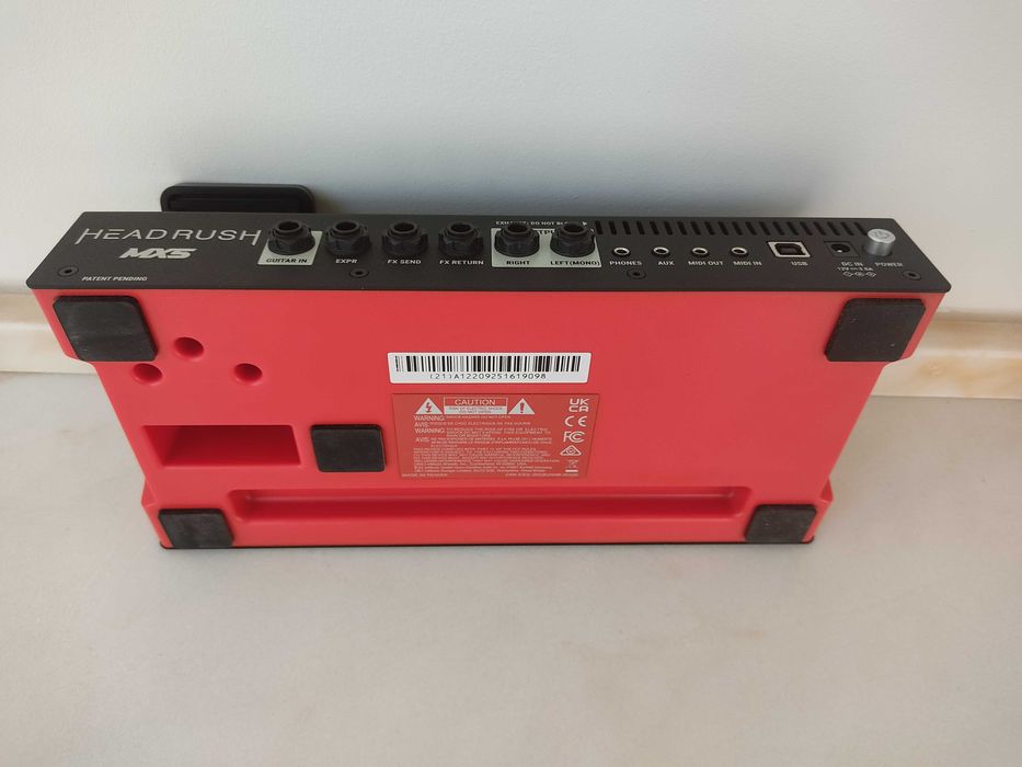 Pedaleira de guitarra Headrush MX5.