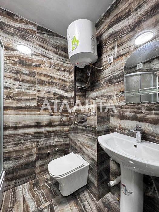 Квартира з новим ремонтом у спальному районі Таїрово