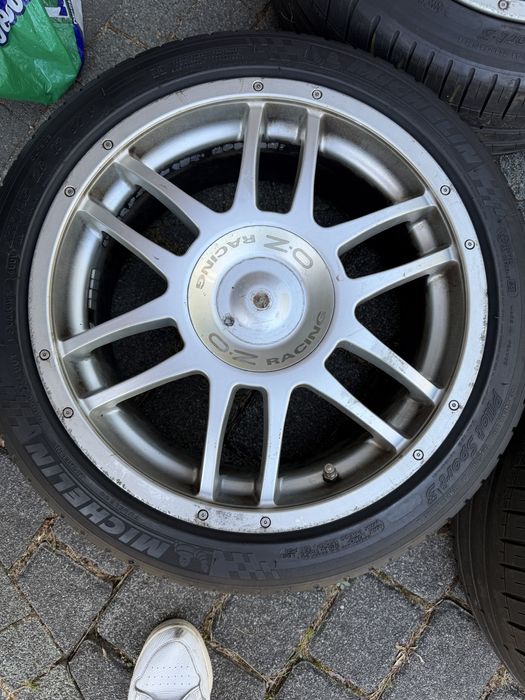 OZ Racing F1 Plus 17” 5x120 8J ET35 – BMW komplet