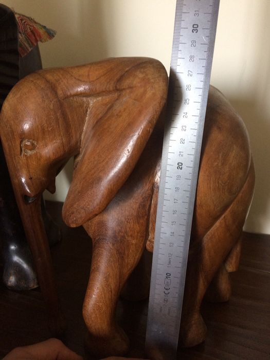 Animais e guarda joias de madeira trabalhada. Artigos unicos