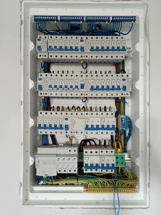 Hydraulik Elektryk Usługi hydrauliczne oraz elektryczne