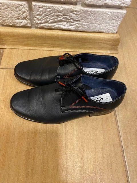 Buty skórzane granatowe