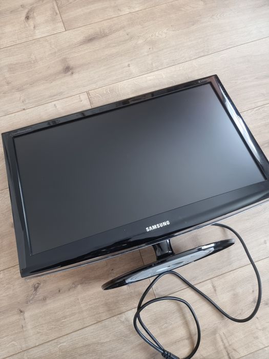 Монітор 24 дюйми Samsung 2433 LW
Діагональ екрану: 23,6"
Розді