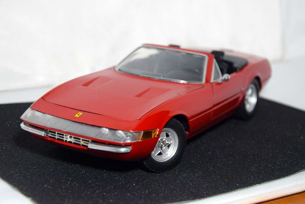 Ferrari 365 GTS 1:18