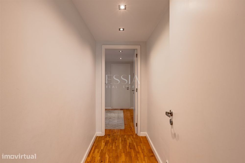 Apartamento T4 na Foz Velha a 150 metros do mar