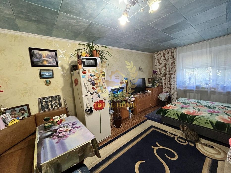Продаж великої кімнати в гуртожитку з ремонтом Райдужний масив