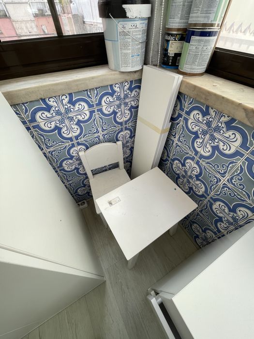 Mesa e cadeira para crianças