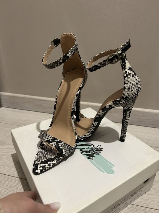 Buty damskie obcas szpilka r 39 dl.wkl. 24-24,5 cm nowe