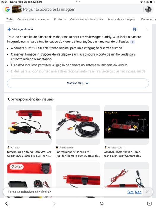 Câmara de marcha atrás na luz de travão.