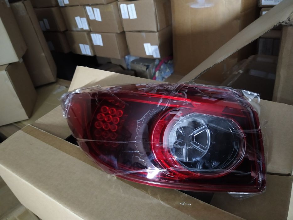 Фонарь задний Мазда 3 2014+.2017+. Седан и хетчбек