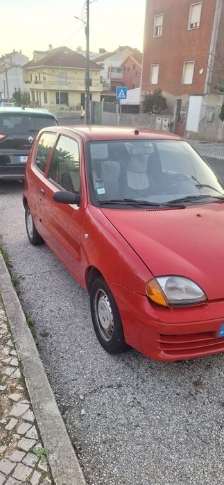 Fiat seiscento em pleno funcionamento