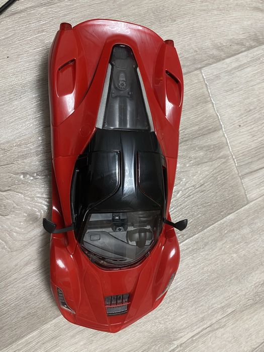 Машинка на радіокеруванні