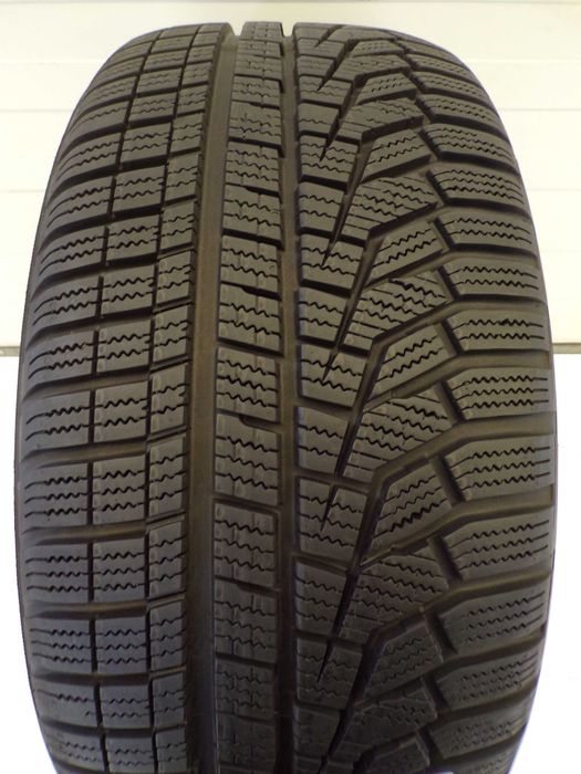 opona zimowa hankook winter i*cept evo 2  225 35 R18  91H  MO jak nowa