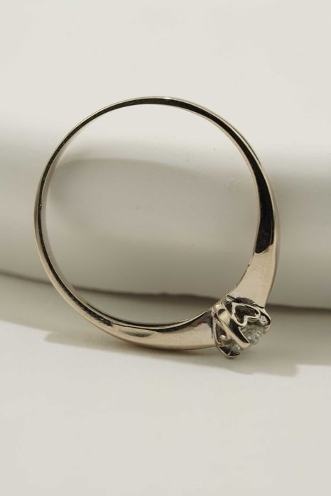 Złoty pierścionek z brylantem 1.48g 14K