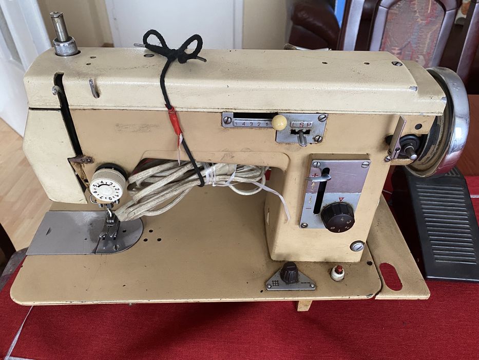 Maszyna do szycia Łucznik Tur 2