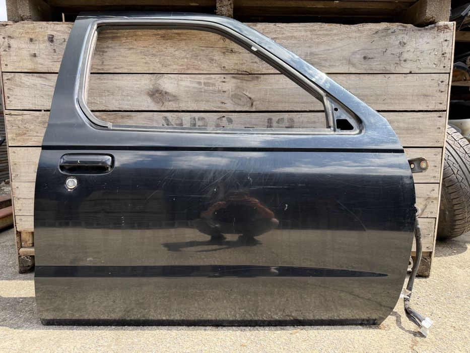 Porta da frente direita Nissan Navara D22