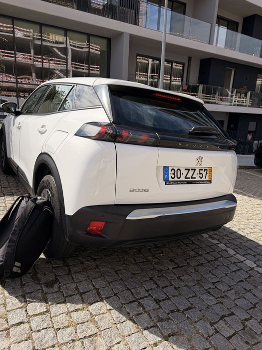 Peugeot 2008 1.2 Puretech foto 2