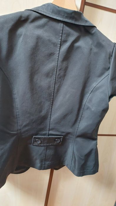 Czarna koszula, żakiecik