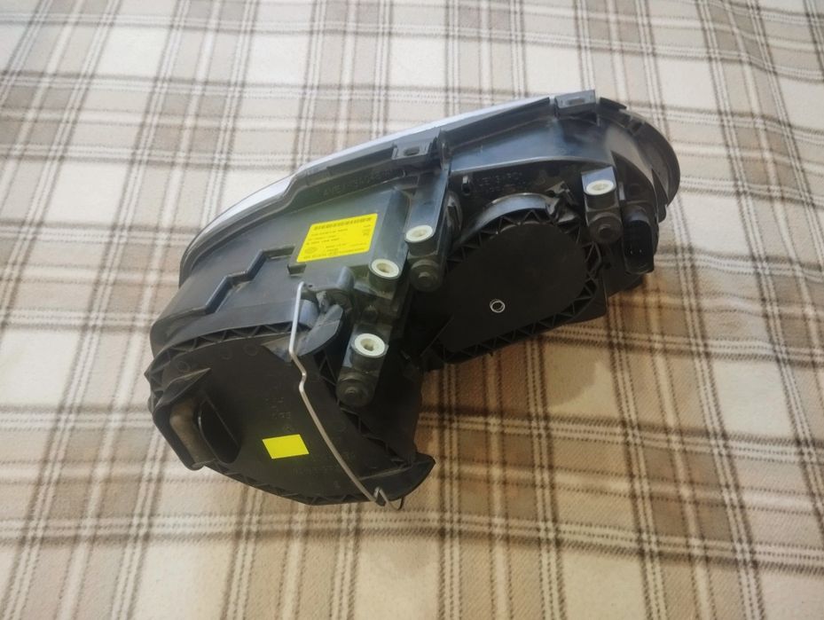 Фара передня ліва Volkswagen caddi.