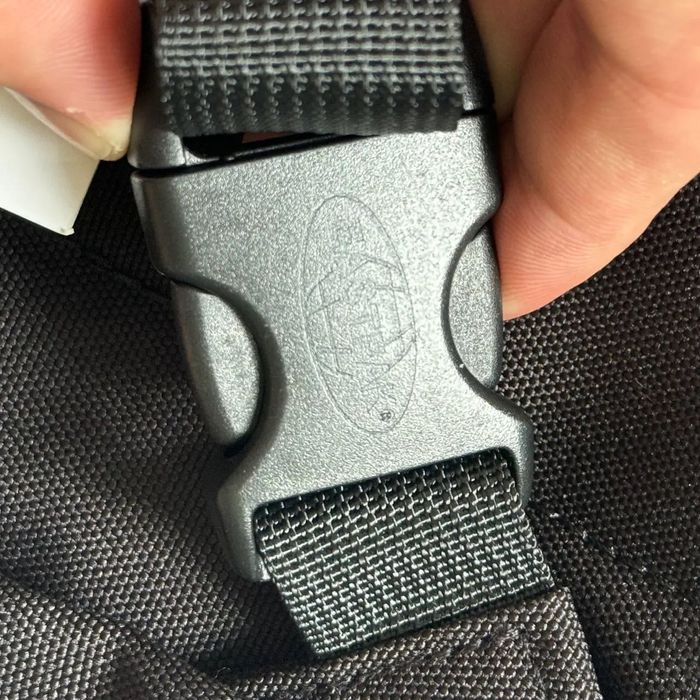 Сумка-слінг через плече Eastpak Sling 008 Black 15.5L,чорна