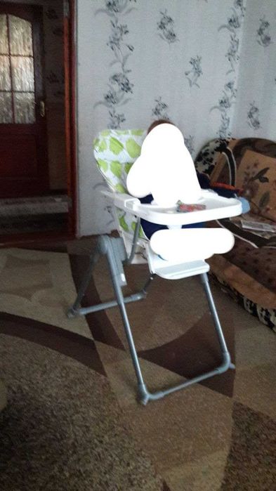 Столик для годування
