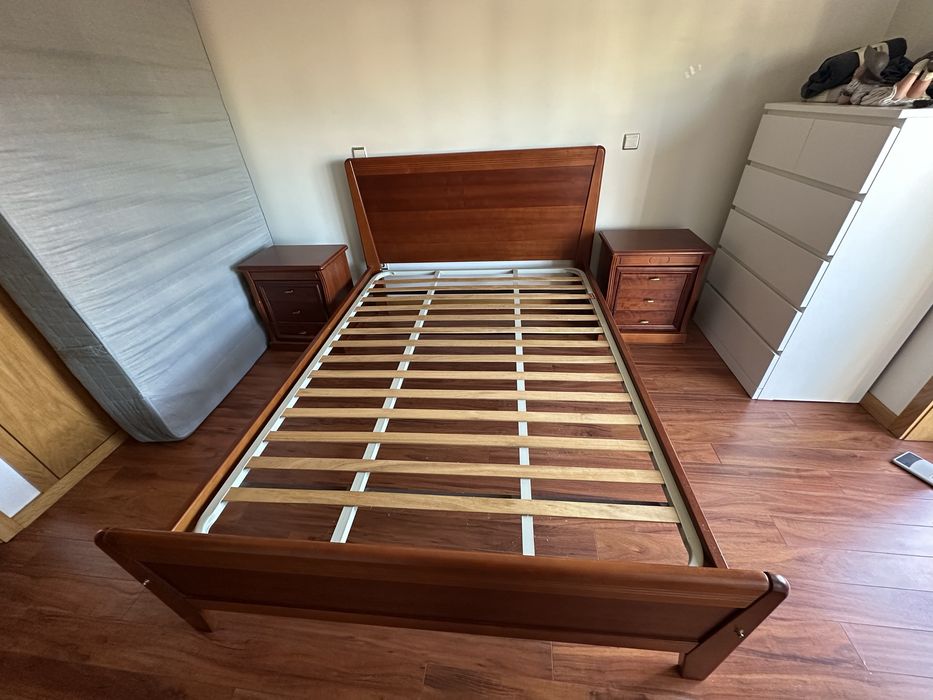 Cama de casal com estrado