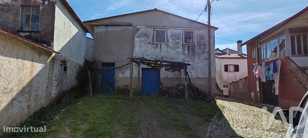 Casa de aldeia T3 em Aguda de 1960,00 m2