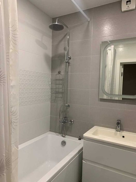 Оренда 2х кімн квартира вул. Є. Коновальця, новобудова