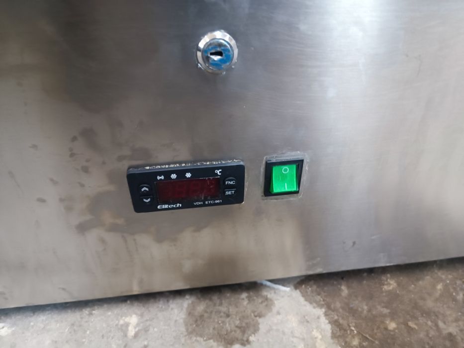 Холодильний стіл для піци 140 см Amitek Італія