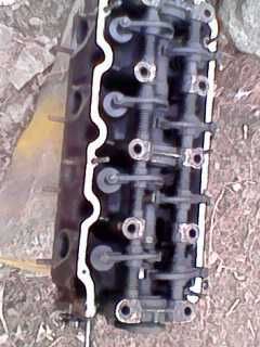 Запчасти на двигатель.