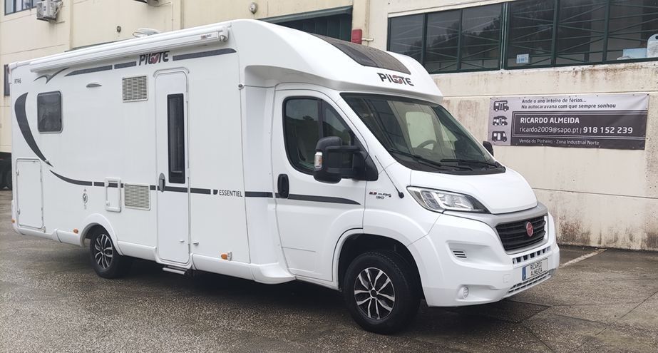 Pilote Essential P746 (Cama central - GPL)