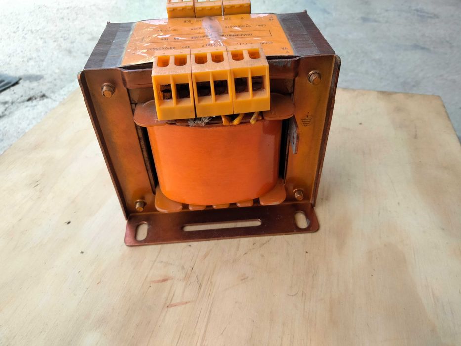 400 VA Transformer, Primary 220/415 V, Secondary 0/12/24/110/220 V64738816999171121