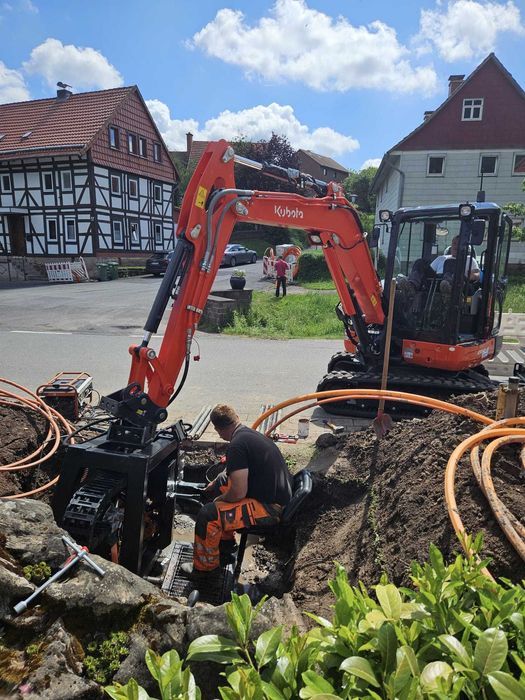 Kompaktowa wiertnica sterowana zasilana z koparki