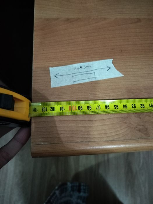 Mesa de televisão com rodas