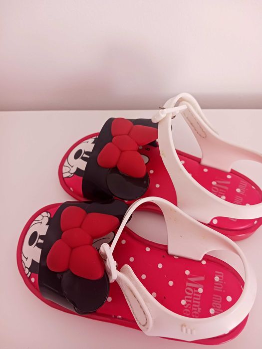 Sandálias imitação melissa tam 24