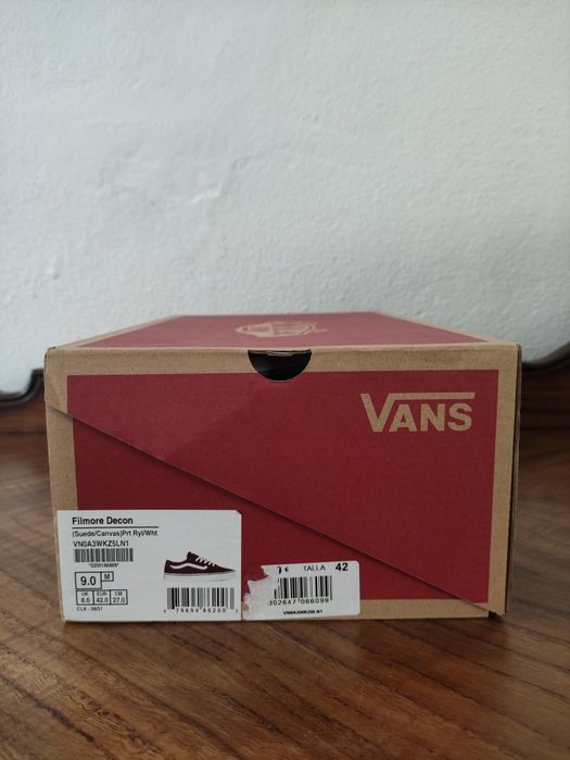 Vendo ténis Vans Filmore Decon Bordeaux

Tamanho 42.

Como novos, usad