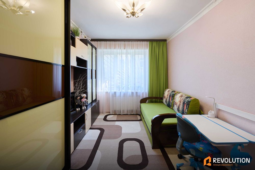Продаж 1-кімнатної квартири 25м2, вулиця Родини Глаголєвих 3/1 Шевченківський р-н. Без комісії, єВідновлення