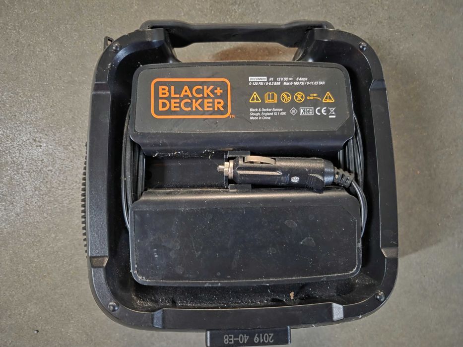 Kompresor samochodowy Black & Decker ASI400-XJ 12 V 11 bar