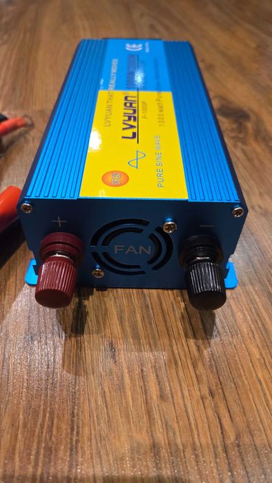 Інвертор 12/230B. 1000/2000W чистий синус