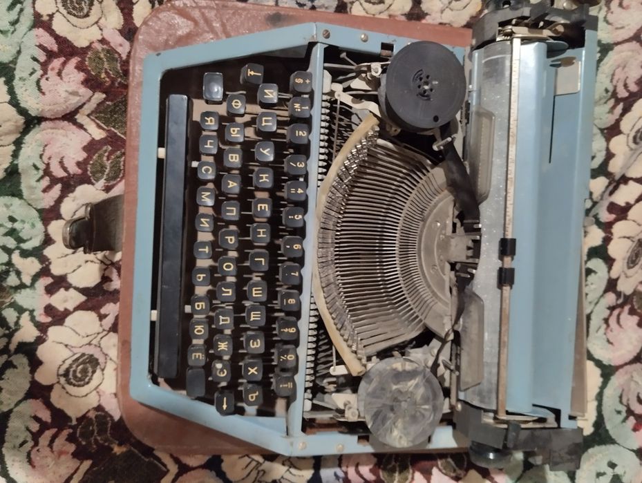 Печатна машинка стара