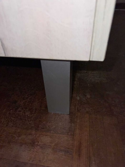 Móvel casa de banho com lavatório.