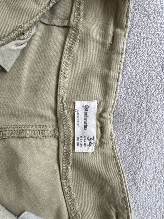 Stradivarius beżowe spodnie cargo r. 34 XS