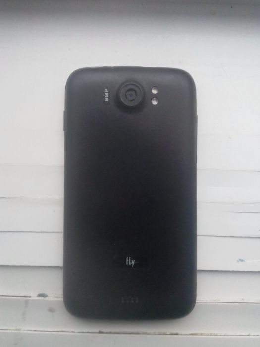 Продам fly телефон