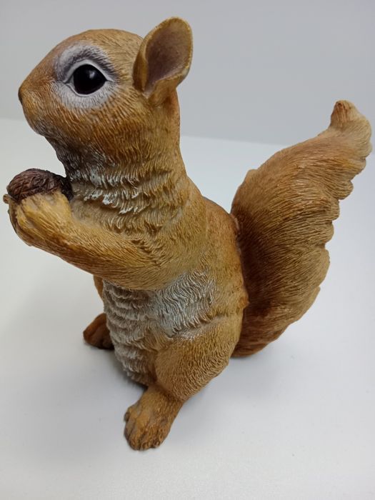 Figurka kolekcjonerska. Wiewiórka