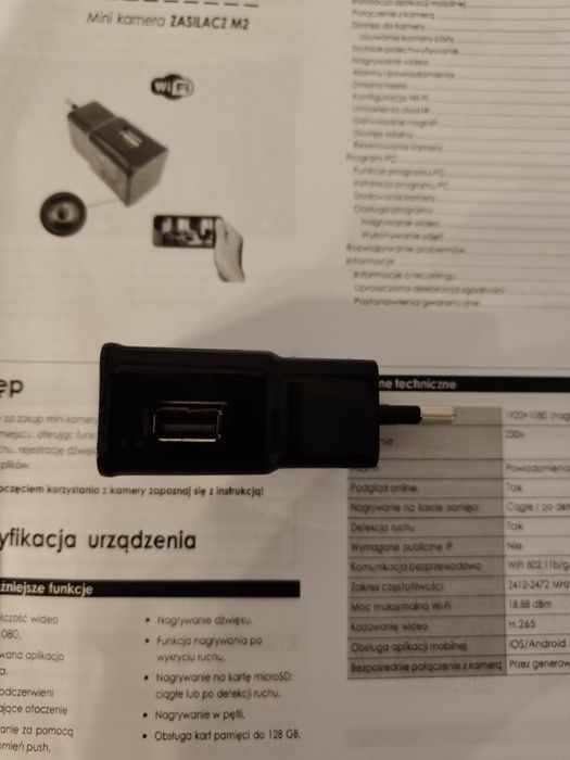 Ukryta kamera w ładowarce od telefonu.