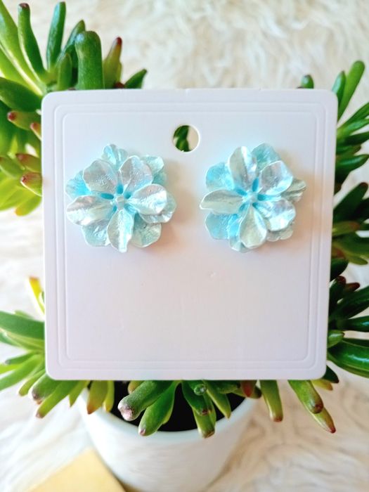 Nowe urocze srebne próby 925 kolczyki niebieskie kwiatki