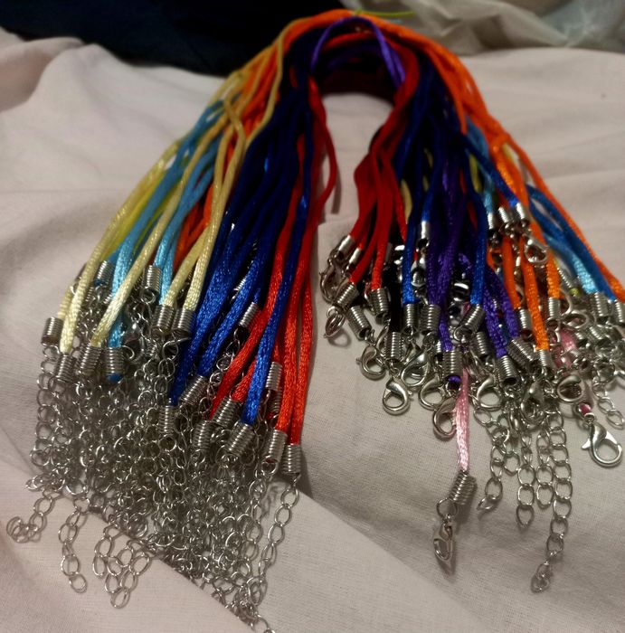 Шнурок на шею с корабином