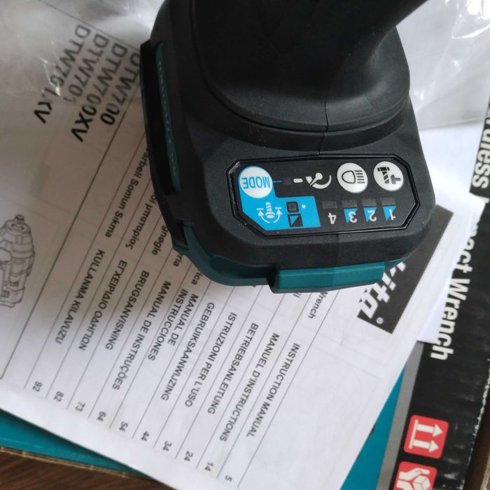 Гайковерт Makita DTW701Z