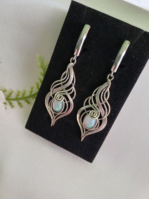 Długie Kolczyki z Opalem